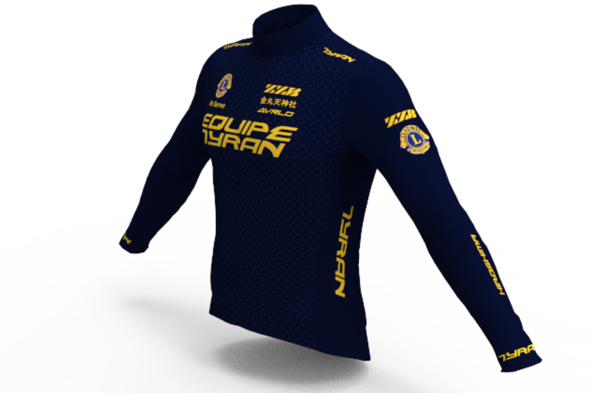 AVRLO-PRO ウィンタージャケット(斜前)